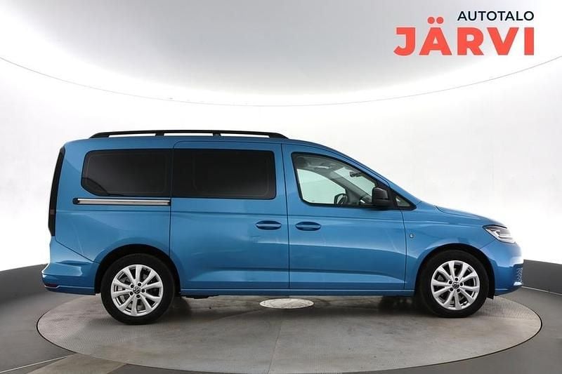 Käytetty VW Caddy Maxi Life Life 122 HP (89 kW) 2022 Sininen Tila-auto