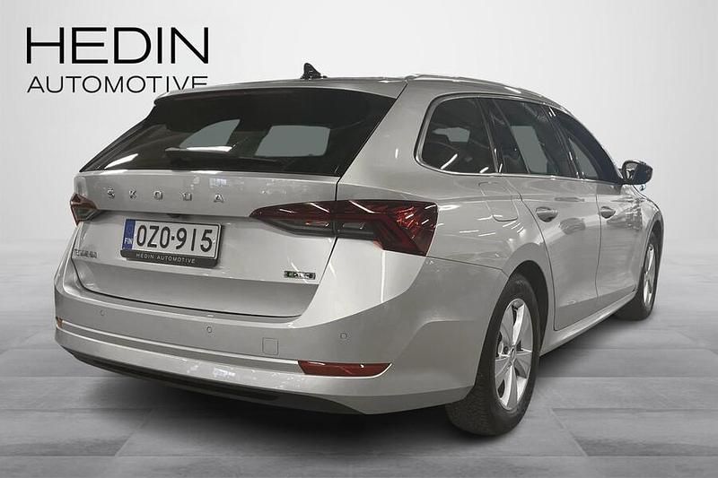 Käytetty Skoda Octavia Style 110 HP (80 kW) 2022 Harmaa Farmari