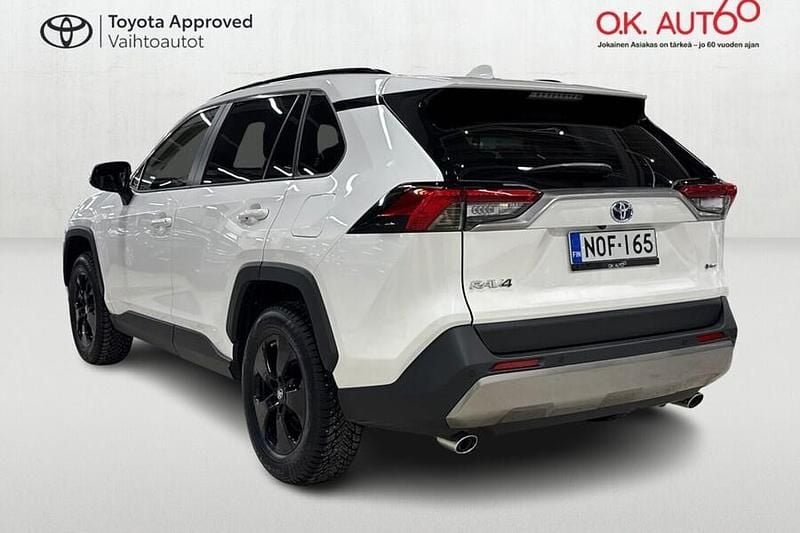 Käytetty Toyota RAV4 Hybrid Active 178 HP (130 kW) 2025 Valkoinen Katumaasturi