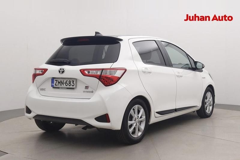 Käytetty Toyota Yaris Hybrid Sport 101 HP (74 kW) 2019 Valkoinen Viistoperä