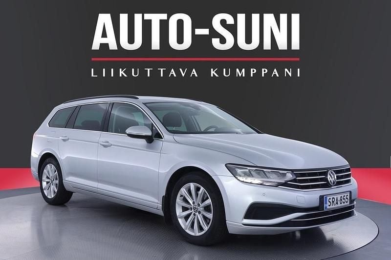 Hopea Käytetty 2020 VW Passat Style Farmari | 19 900 € (Perustarjous) - Kuva 1/3