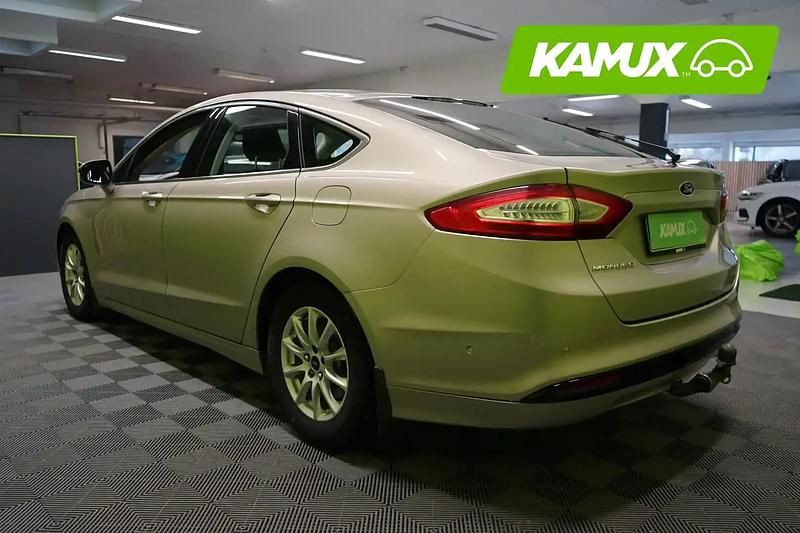 Käytetty Ford Mondeo Titanium 160 HP (117 kW) 2016 Hopea / harmaa Sedan
