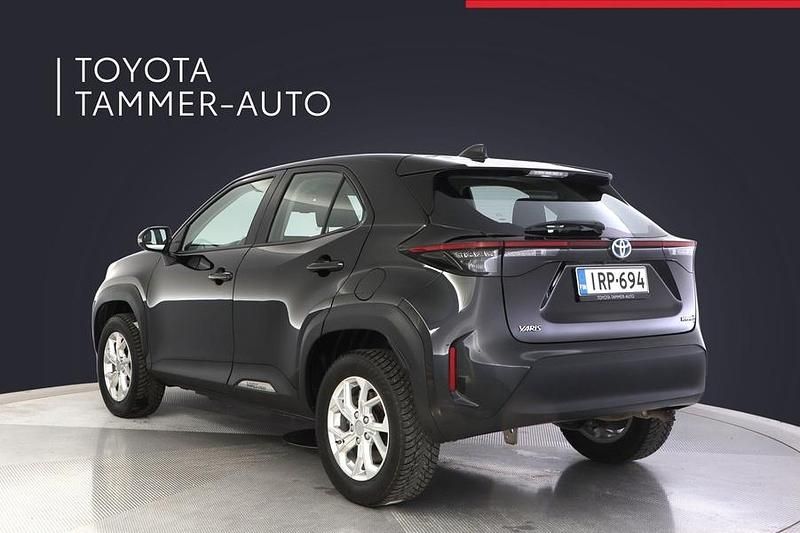 Käytetty Toyota Yaris Cross Active 116 HP (85 kW) 2024 Musta Katumaasturi