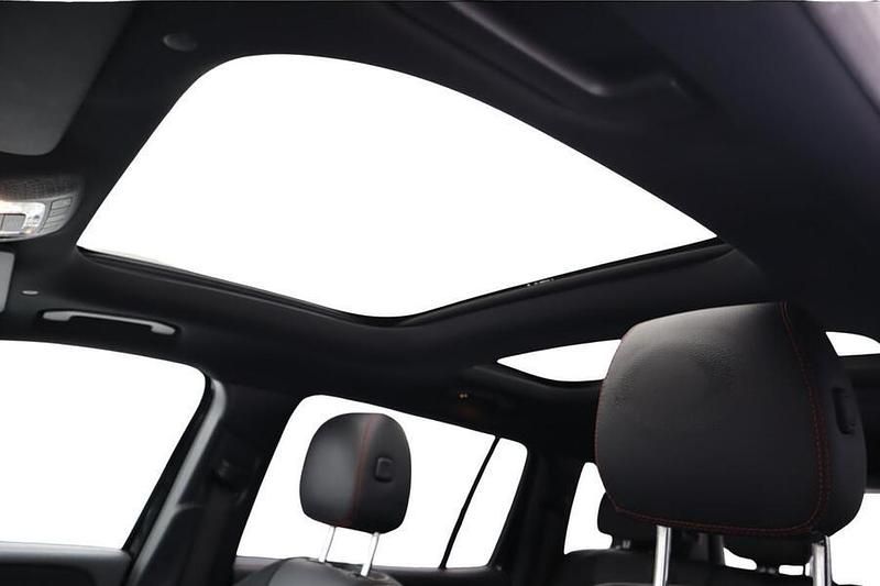 Käytetty Mercedes EQB300 Business 167 kW (228 HP) 2023 Katumaasturi