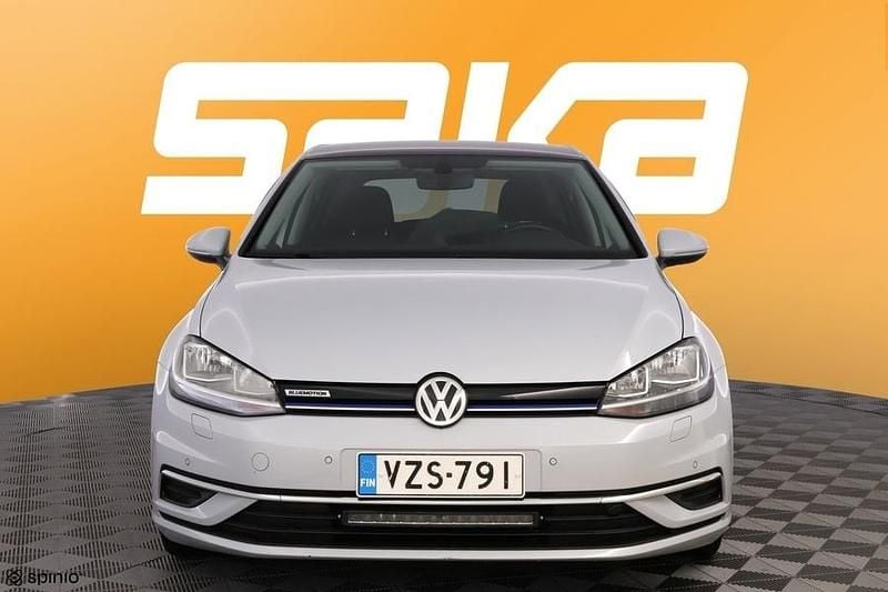 Käytetty VW Golf VII Comfortline 131 HP (96 kW) 2018 Viistoperä