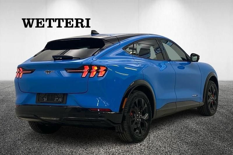 Käytetty Ford Mustang Mach-E Premium 216 kW (294 HP) 2025 Sininen Katumaasturi