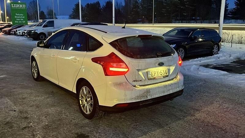 Käytetty Ford Focus Titanium 125 HP (91 kW) 2012 Viistoperä