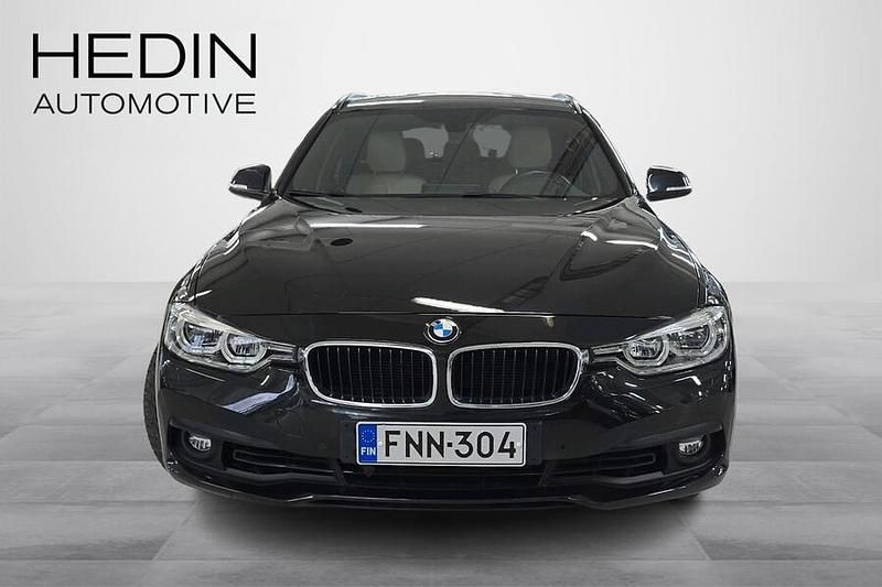 Käytetty BMW 318 Exclusive 136 HP (100 kW) 2019 Musta Farmari