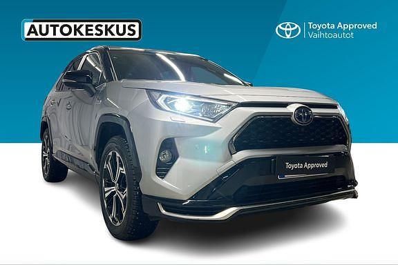 Käytetty Toyota RAV4 Premium 182 HP (133 kW) 2021 Harmaa Katumaasturi