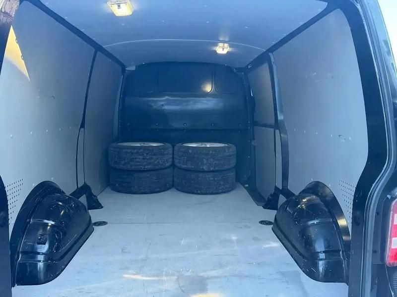 Käytetty VW T6 150 HP (110 kW) 2016 Musta Van