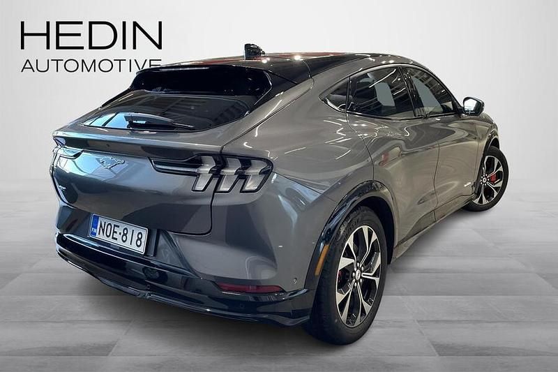 Käytetty Ford Mustang Mach-E 197 kW (269 HP) 2021 Harmaa Katumaasturi