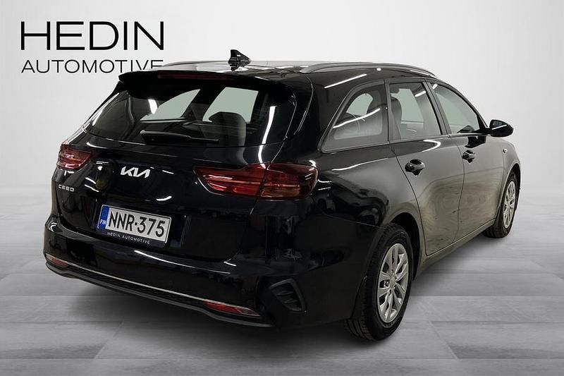 Käytetty Kia Ceed Sportswagon LX 120 HP (88 kW) 2024 Musta Farmari