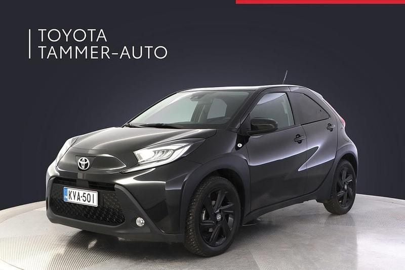 209 Käytetty 2022 Toyota Aygo X Multidrive S Katumaasturi | 14 480 € (Perustarjous) - Kuva 1/3