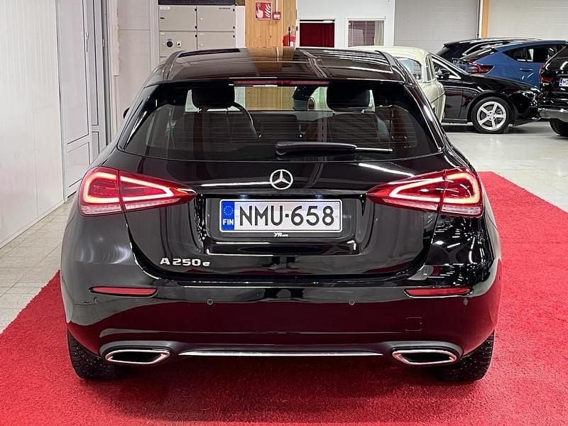 Käytetty Mercedes A250 Business 160 HP (117 kW) 2023 Viistoperä