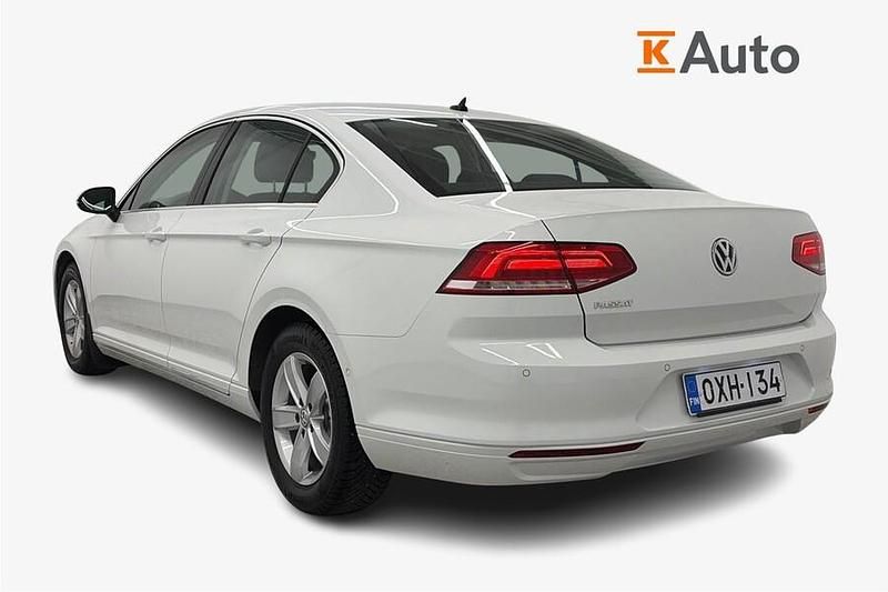 Käytetty VW Passat Comfortline 125 HP (91 kW) 2018 Valkoinen Sedan