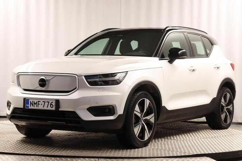 Valkoinen Käytetty 2021 Volvo XC40 Business Edition Katumaasturi | 29 590 € (Hyvä tarjous) - Kuva 1/4