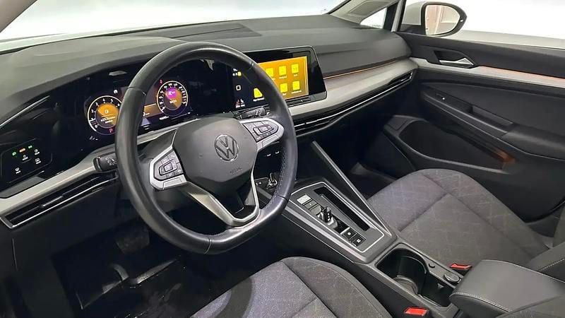 Valkoinen Käytetty 2023 VW Golf VIII Comfortline Farmari | 23 900 € (Hyvä tarjous) - Kuva 1/4