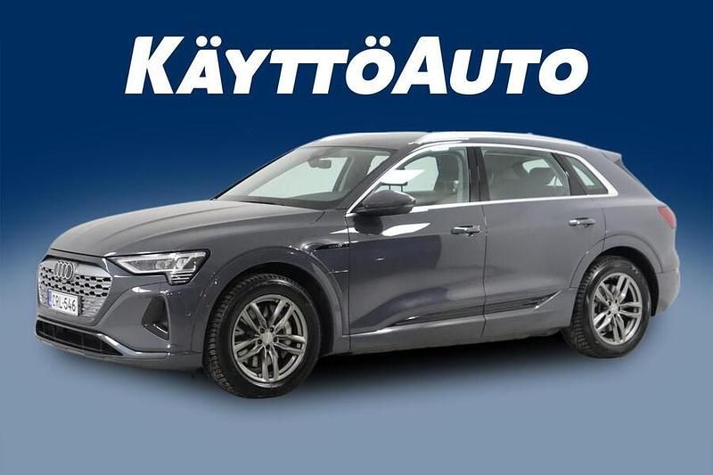 Käytetty Audi Q8 e-tron Advanced 250 kW (340 HP) 2023 Achatgrau met. Katumaasturi