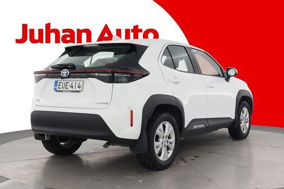 Käytetty Toyota Yaris Cross Active 116 HP (85 kW) 2022 Valkoinen Katumaasturi