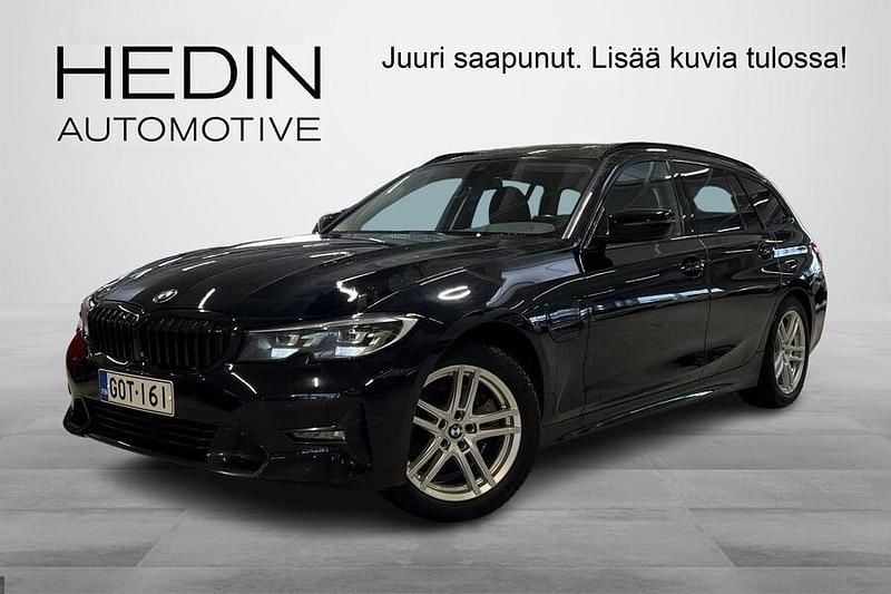 Käytetty BMW 320e Sport Line 204 HP (150 kW) 2022 Farmari
