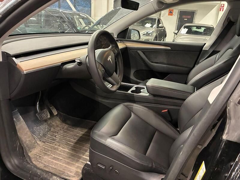 Käytetty Tesla Model Y 258 kW (351 HP) 2023 Katumaasturi