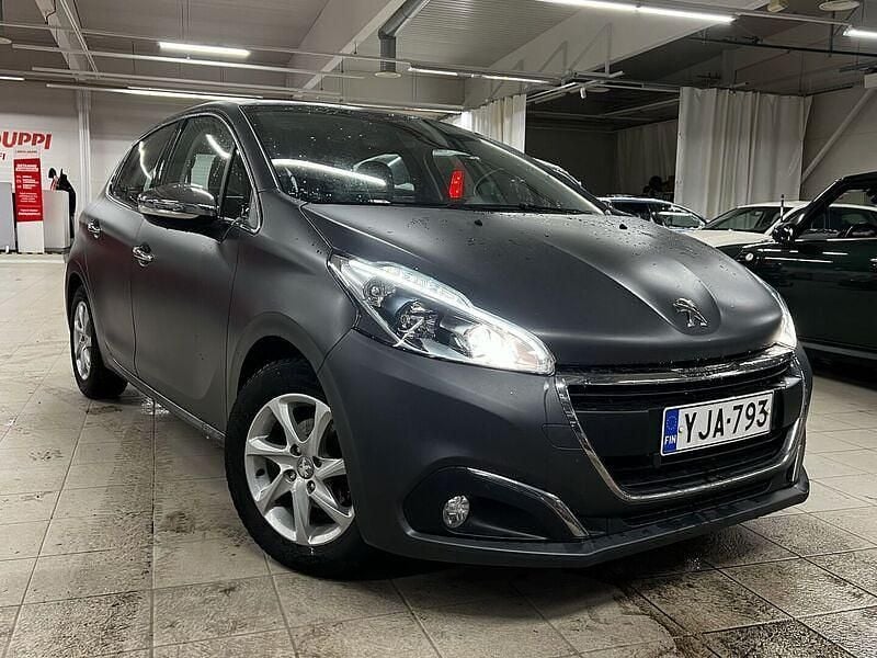 Käytetty Peugeot 208 Active 82 HP (60 kW) 2015 Viistoperä