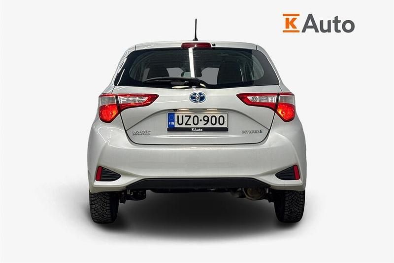 Käytetty Toyota Yaris Hybrid Edition 73 HP (53 kW) 2017 Viistoperä