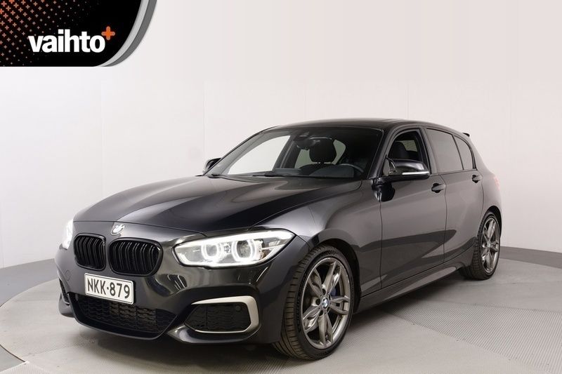 Musta Käytetty 2016 BMW M135 Viistoperä | 28 990 € - Kuva 1/4