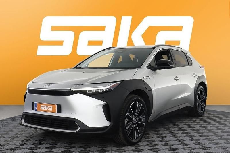 Käytetty Toyota bZ4X Premium 160 kW (218 HP) 2024 Katumaasturi