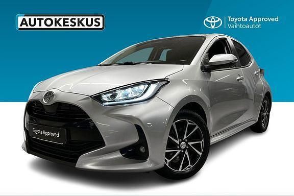1l0 silver metallic Käytetty 2024 Toyota Yaris Plus Viistoperä | 22 490 € (Perustarjous) - Kuva 1/4