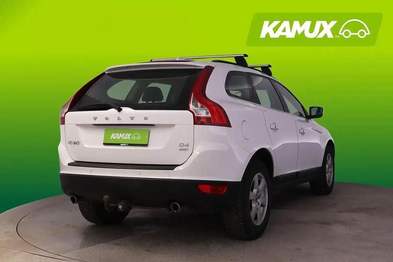 Käytetty Volvo XC60 Momentum 163 HP (119 kW) 2013 Valkoinen Katumaasturi