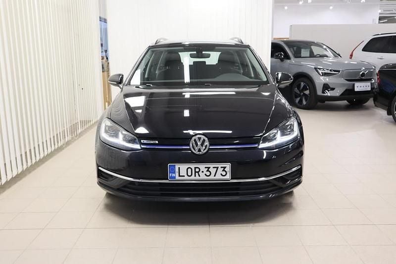 Käytetty VW Golf VII Comfortline 131 HP (96 kW) 2019 Musta Farmari