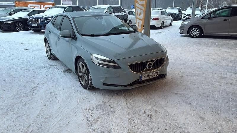 Käytetty Volvo V40 Business Edition 120 HP (88 kW) 2017 Viistoperä