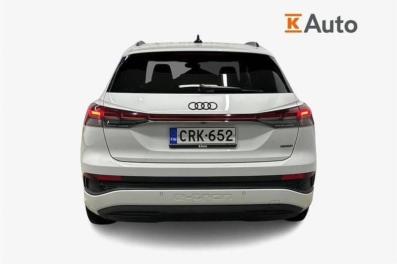 Käytetty Audi Q4 e-tron Comfort 219 kW (299 HP) 2023 Valkoinen Katumaasturi