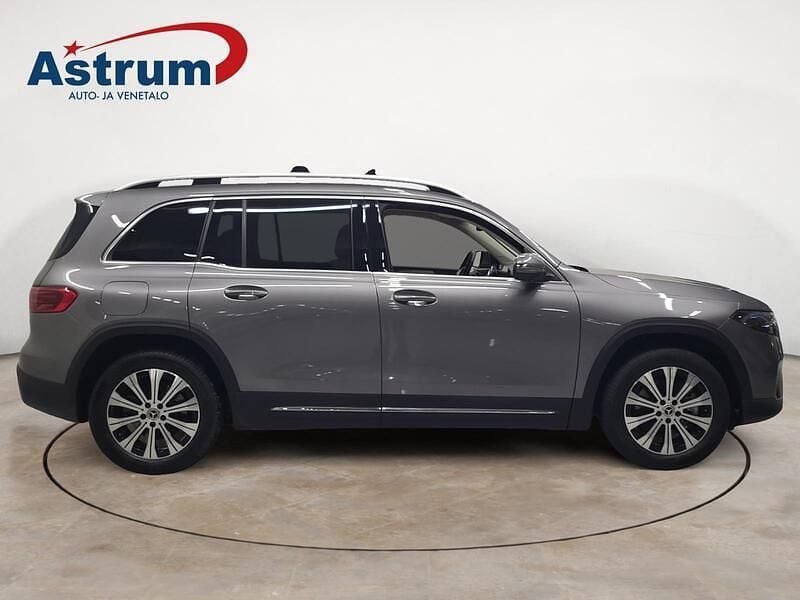 Käytetty Mercedes EQB300 Progressive 167 kW (228 HP) 2025 Harmaa Katumaasturi