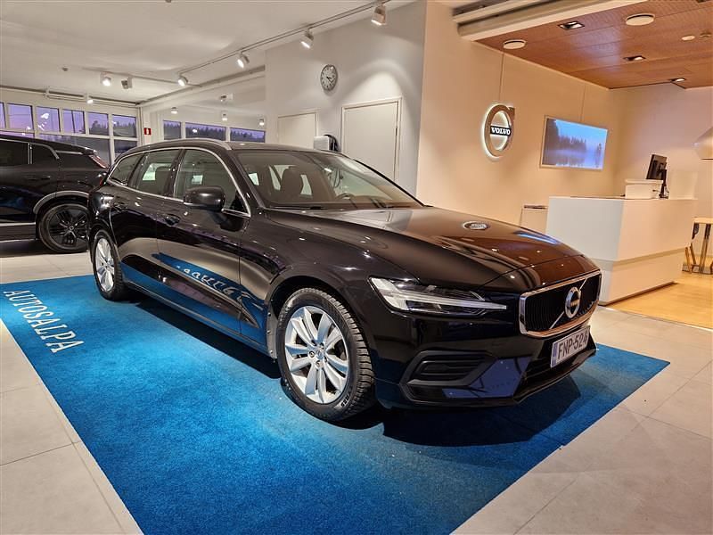 Käytetty Volvo V60 Business Edition 150 HP (110 kW) 2019 Farmari