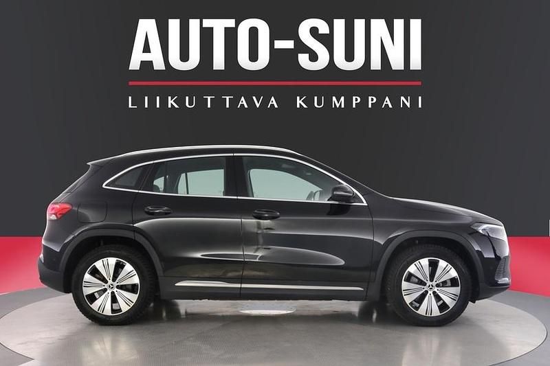 Käytetty Mercedes EQA300 167 kW (228 HP) 2023 Musta Katumaasturi