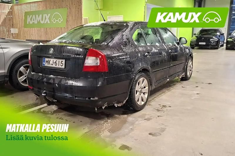 Käytetty Skoda Octavia Elegance 122 HP (89 kW) 2010 Musta Sedan
