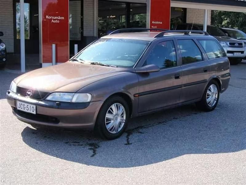 Peessi Käytetty 1998 Opel Vectra Farmari | 2 700 € - Kuva 1/4