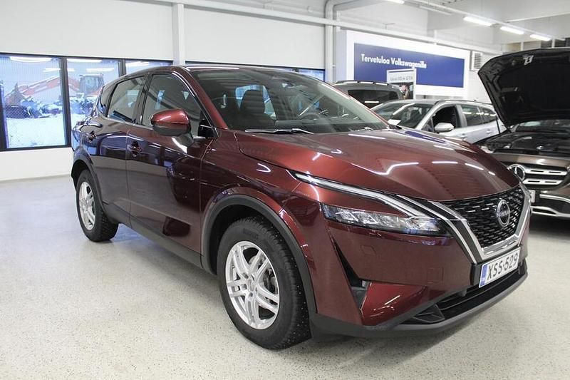 Käytetty Nissan Qashqai Acenta 158 HP (116 kW) 2024 Punainen Katumaasturi