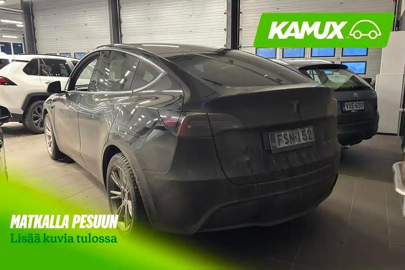 Käytetty Tesla Model Y 258 kW (351 HP) 2022 Musta Katumaasturi