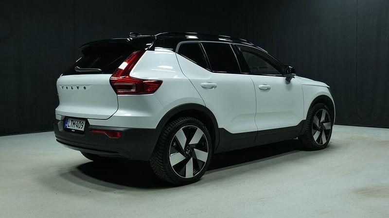 Käytetty Volvo EX40 Ultra 300 kW (408 HP) 2025 Valkoinen Katumaasturi