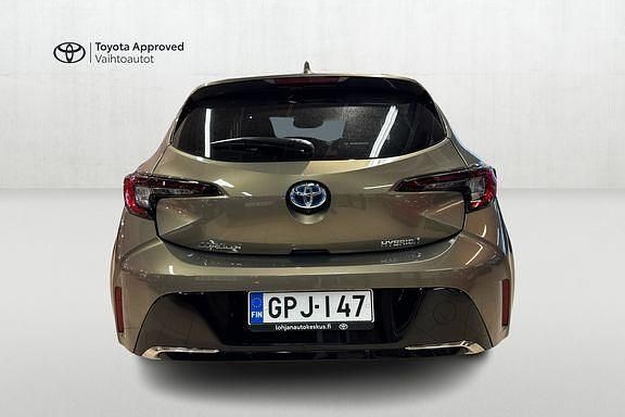 Käytetty Toyota Corolla Edition 138 HP (101 kW) 2023 6x1 oxide bronze Viistoperä