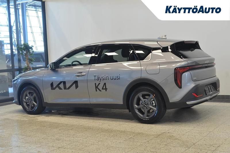 Uusi Kia K4 Comfort 150 HP (110 kW) 2026 Harmaa Viistoperä