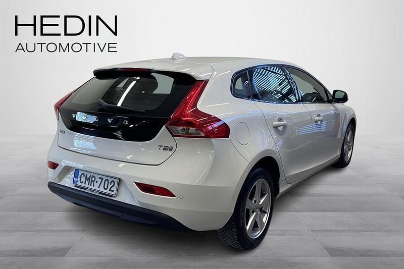 Käytetty Volvo V40 Business Edition 122 HP (89 kW) 2019 Valkoinen Viistoperä