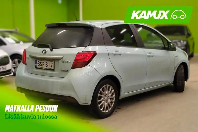 Käytetty Toyota Yaris Hybrid Active 116 HP (85 kW) 2015 Hopea Viistoperä