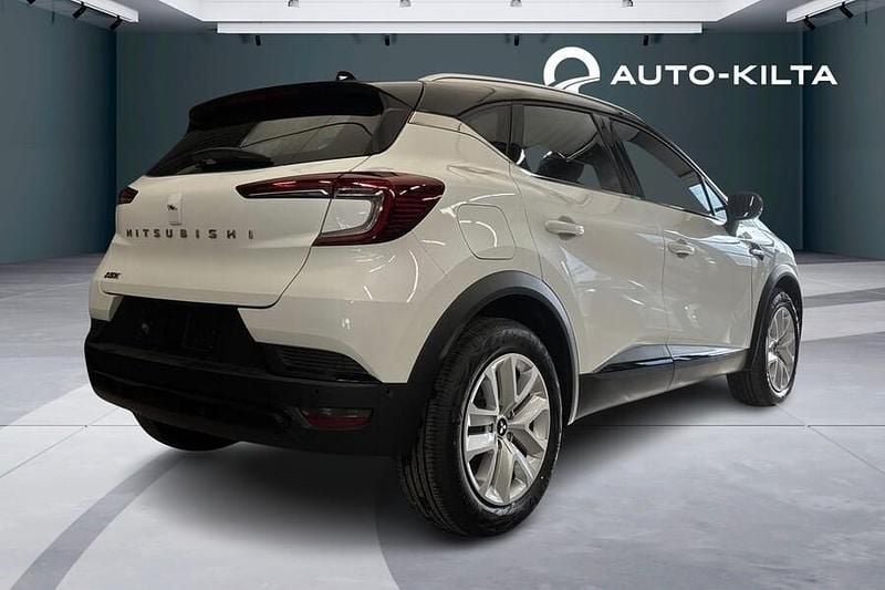 Käytetty Mitsubishi ASX Intense 158 HP (116 kW) 2025 Met. valkoinen Katumaasturi