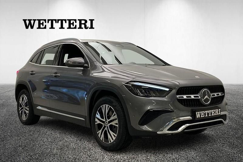 Käytetty Mercedes GLA250 Edition 163 HP (119 kW) 2025 Harmaa Katumaasturi