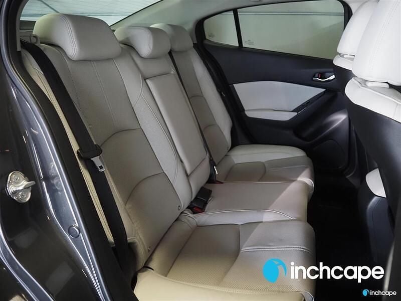 Käytetty Mazda 3 Luxury 120 HP (88 kW) 2017 Sedan