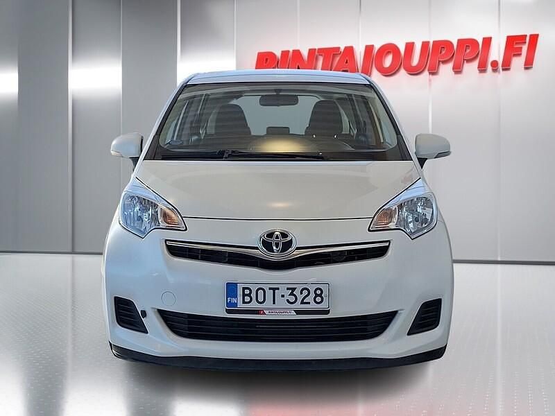 Käytetty Toyota Verso-S Sol 99 HP (72 kW) 2011 Valkoinen Tila-auto